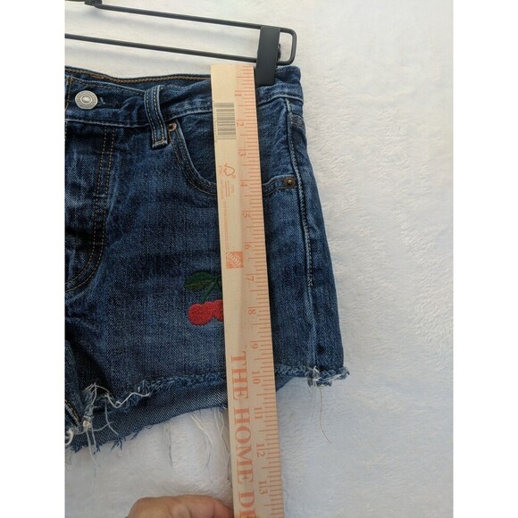 Levis 501 Distressed Cutoff Denim Shorts Cherry Patch Button Fly Size 25 - Picture 3 of 16